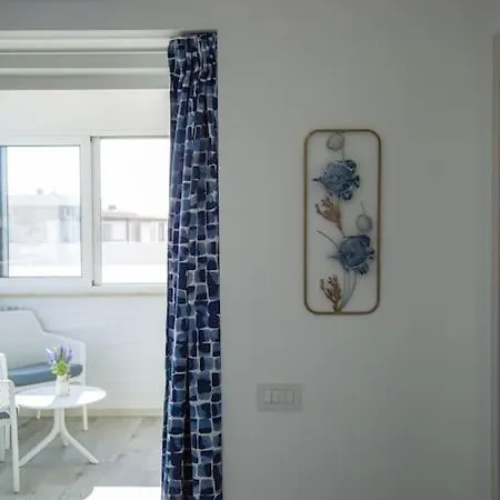 Terrazza Marechiaro 公寓 *